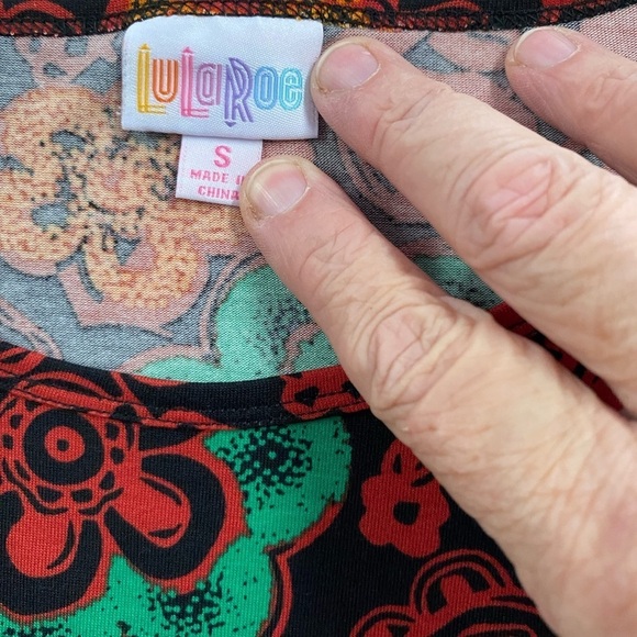 Lularoe Irma Blouse size small (CT) - Picture 5 of 7